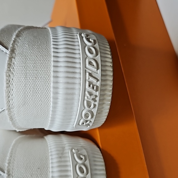 Rocket Dog canvas shoes - Picture 2 of 5